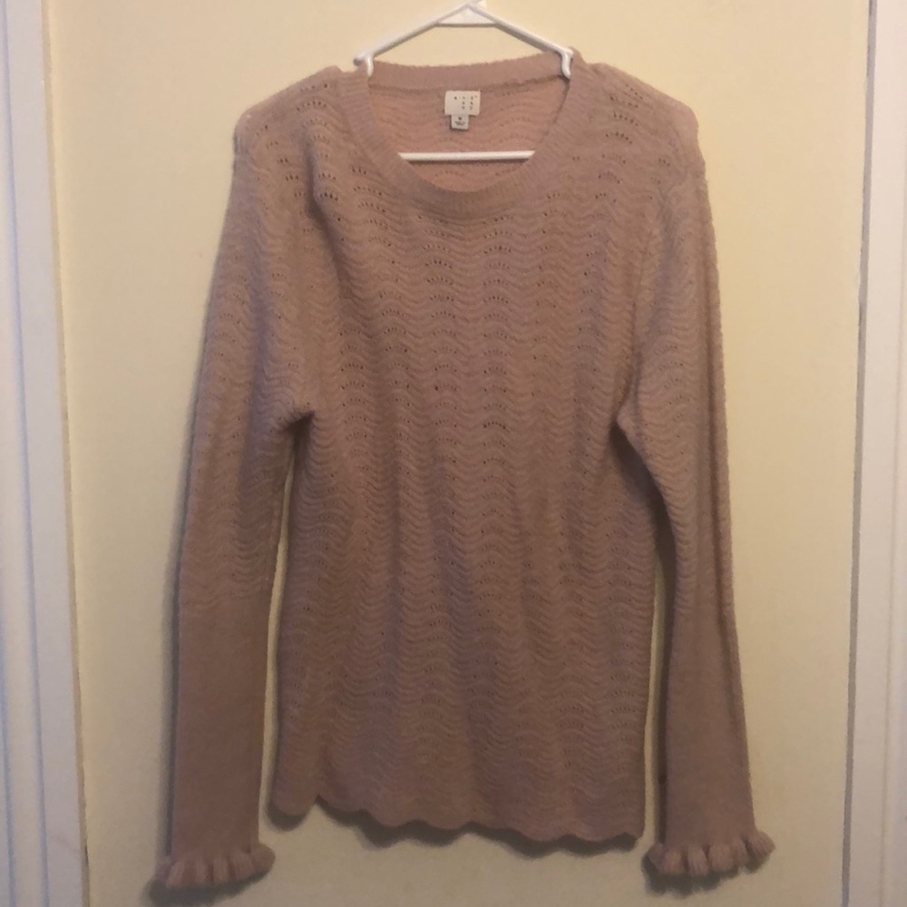 Oversized sweater with ruffle sleeve